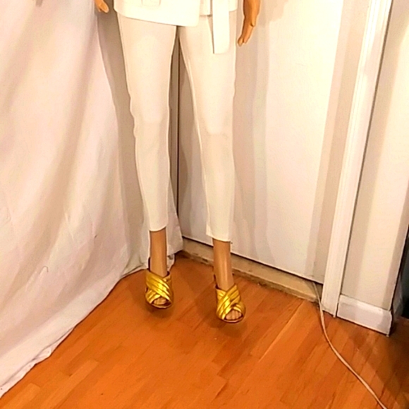 🔥🔥Like New Gucci Gold Leather Open Toe Heels - Picture 13 of 16